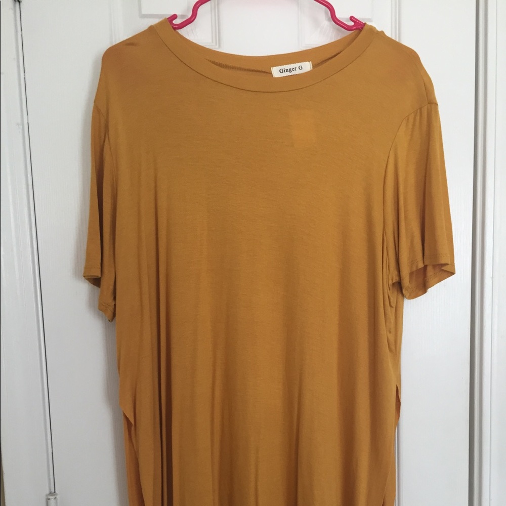 Gold short sleeve slit top
